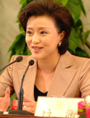 杨澜揭秘母乳喂养黑幕