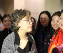 全国妇联领导黄晓薇看望湖南团代表