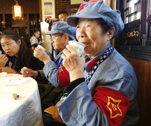 “湘女”奶奶说：这杯家乡的豆子芝麻茶 她盼了60多年
