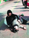 保时捷少女路边救人