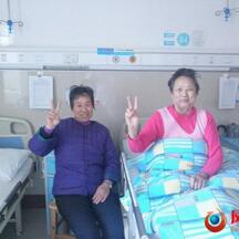 白发姐妹花住医院却开笑口只因为