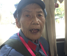 回到娘家，这位湘女奶奶即兴写下两首诗